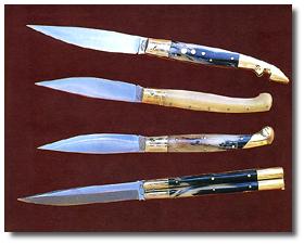 Alcuni oggetti di artigianato sardo - coltelli